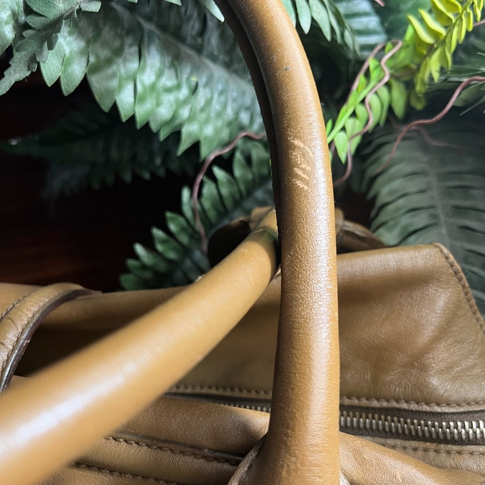 Burberry Brown and Tan Shoulder Bag beautiful. Vintage. Large - Picture 3 of 16